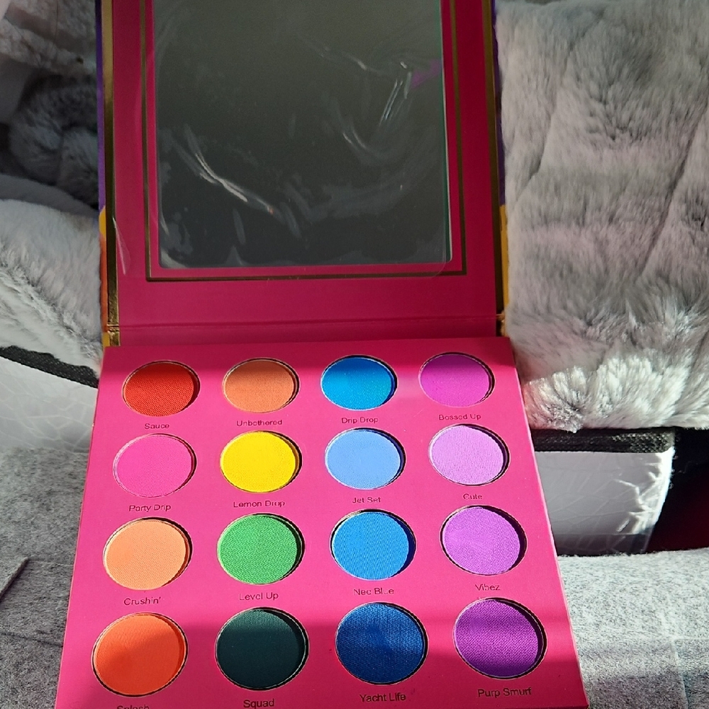 Colorful Eyeshadow Palette by Color Rain